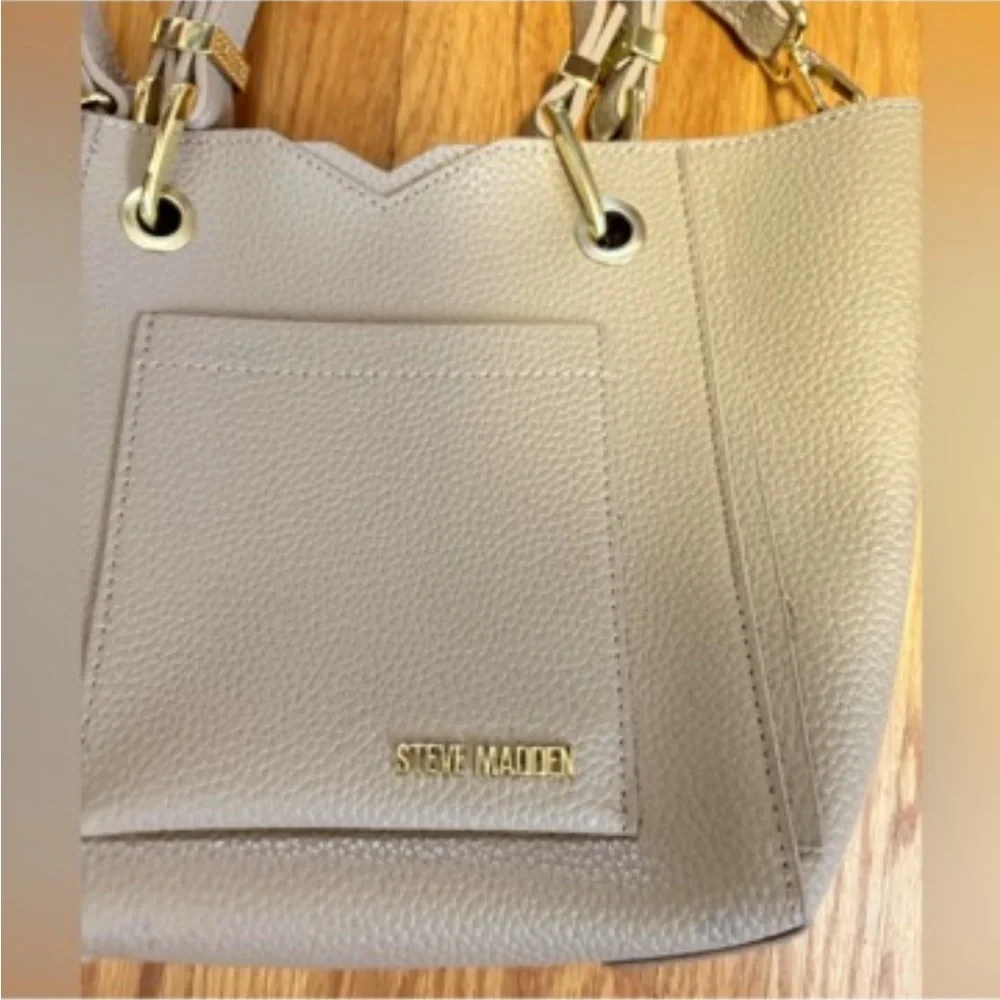 Steve Madden Tan Bag with Versatile Straps - Picture 4 of 10